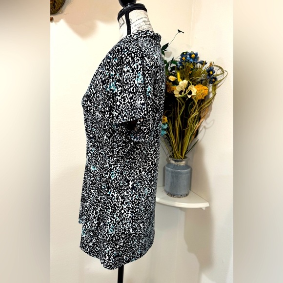 DKNY Blue and Black Wrap Top - Size L - Picture 6 of 9